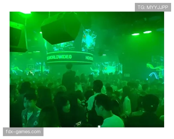 莫兰特夜店蹦迪到凌晨三点，第二天训练迟到还穿拖鞋？