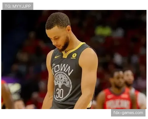 希尔无球跑动改变防守布局，高效输出主导进攻节奏